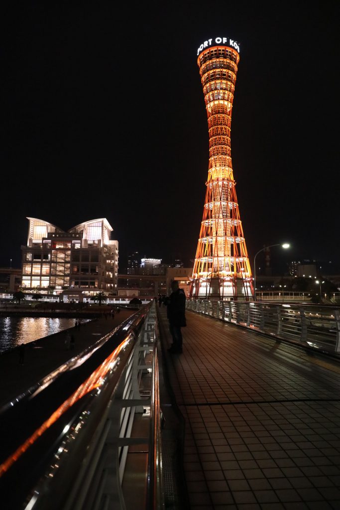 EOS 5D Mark4で撮影した作例写真 歩道橋から見るポートタワー
