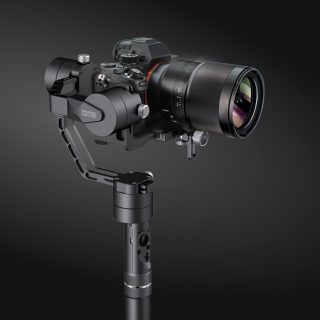手振れ解消!スムーズな動きのムービー撮影ができる電動ジンバルZhiyun Crane Mを買ってみた