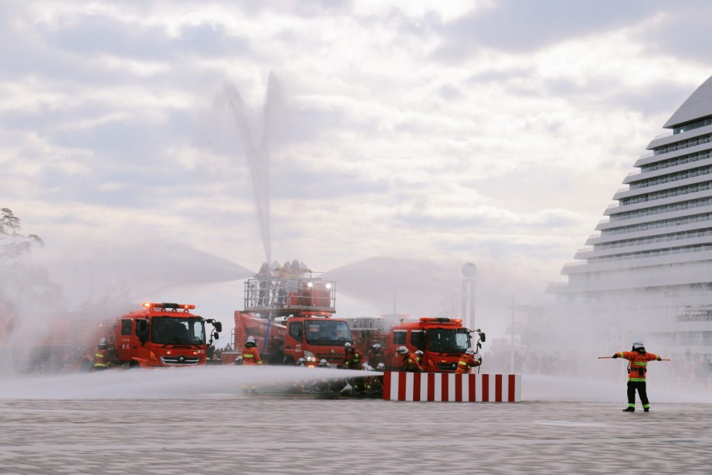 神戸市消防出初式 フェニックス放水