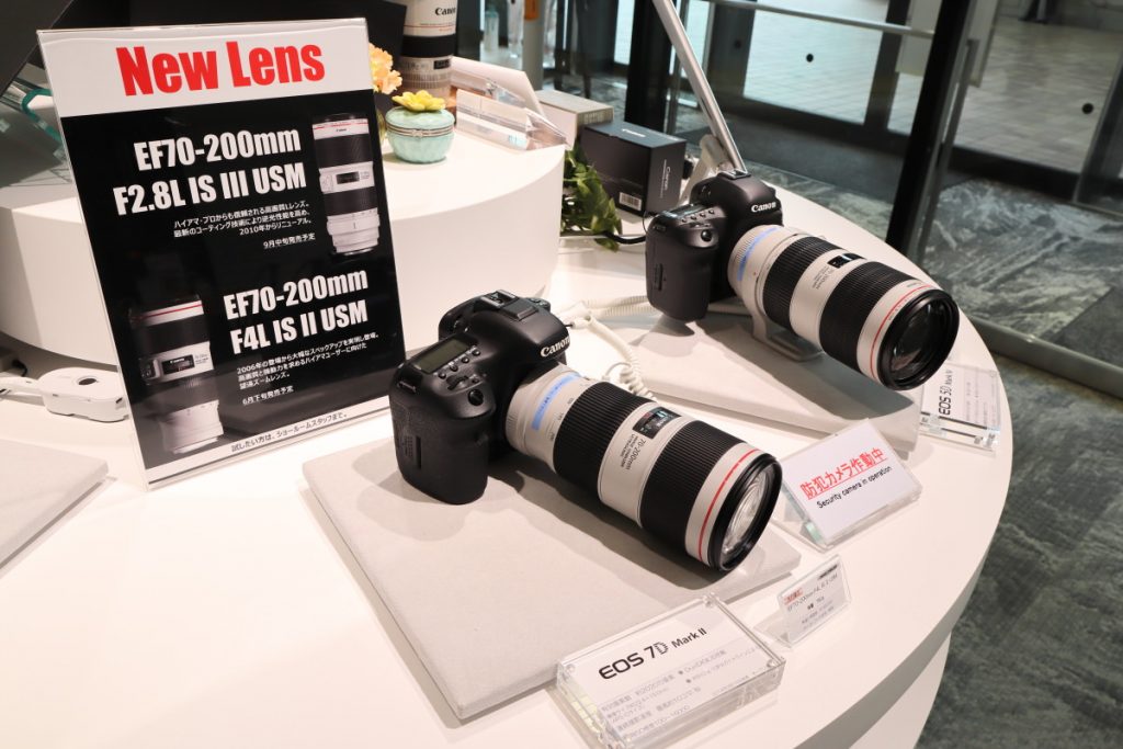 キヤノンが望遠レンズの新製品2種を発表！進化した白レンズの先行展示レポート | 神戸ファインダー