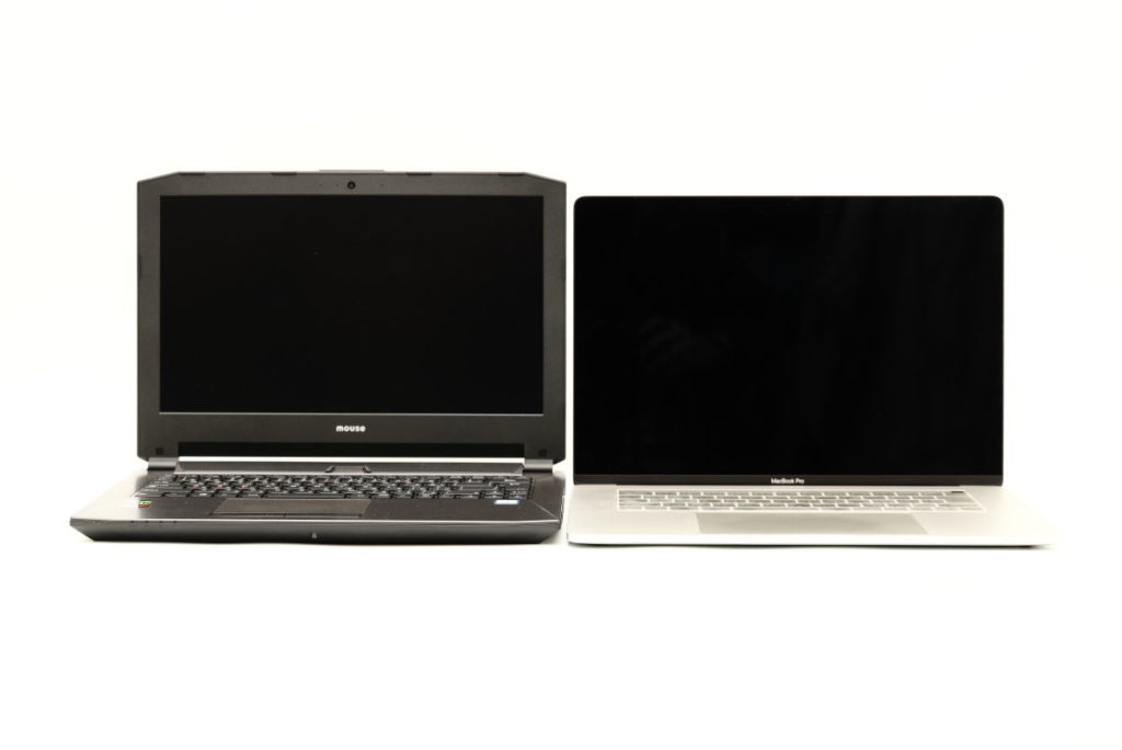 マウスコンピューターDAIV-NG4500とアップルMacBook Pro2016 15インチのサイズ比較