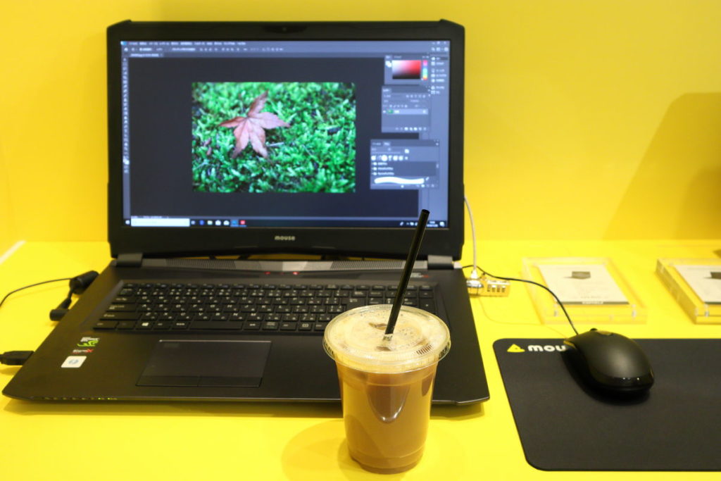 Mouse Diner 内観 マウスコンピューターのDAIV