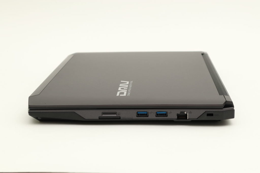 DAIV NG4500 インターフェイス 側面