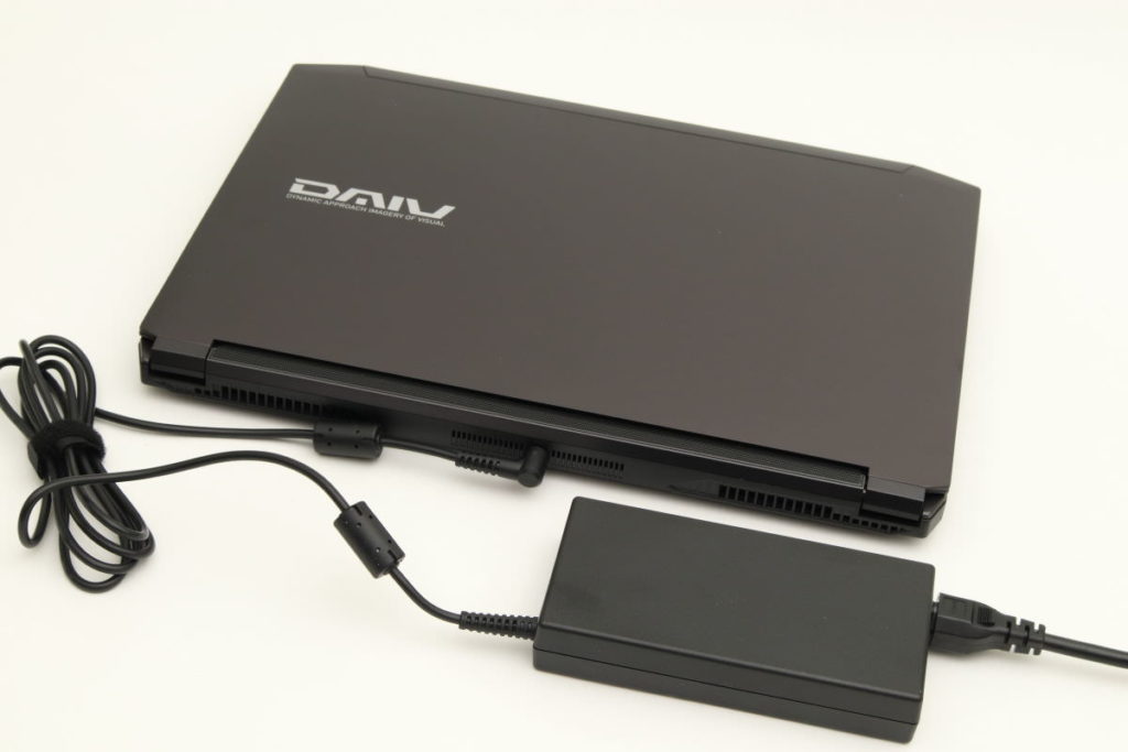 DAIV NG4500本体と電源バッテリー