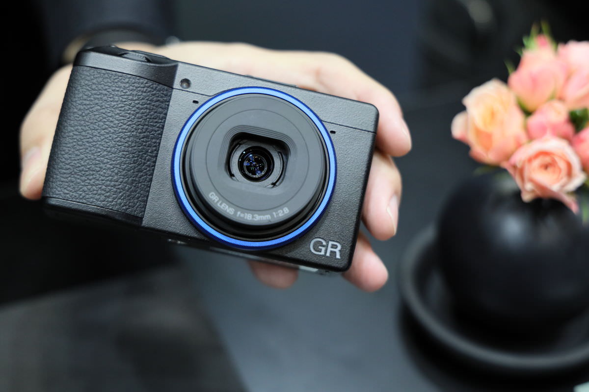 カメラ デジタルカメラ GR3と一緒に必要なものと気になるアクセサリーまとめ | 神戸ファインダー
