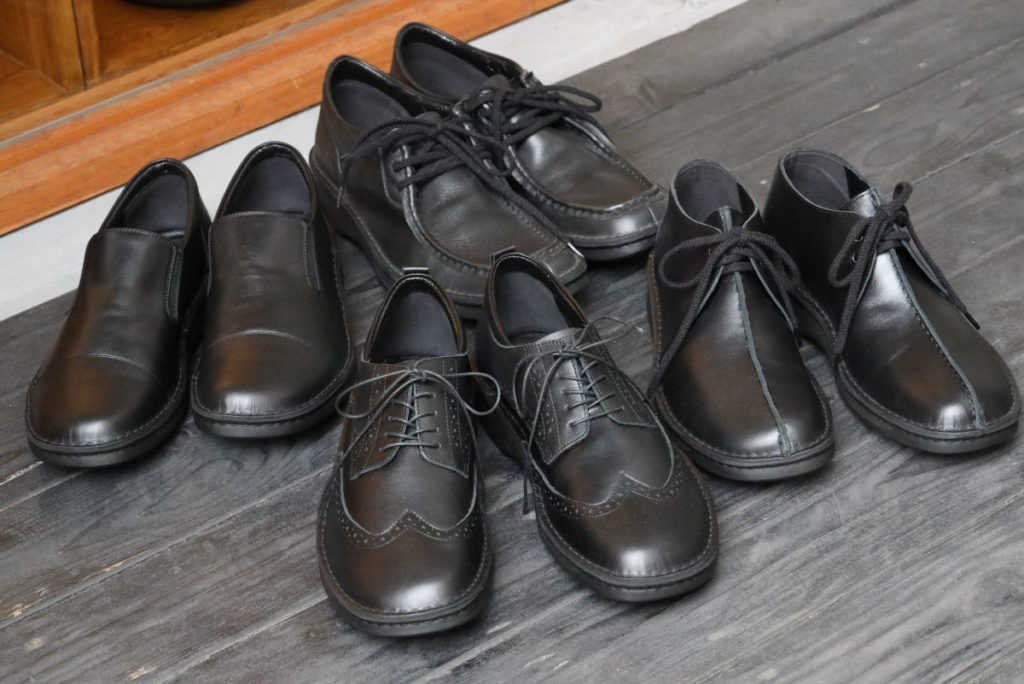 インコルジェの紳士用革靴
