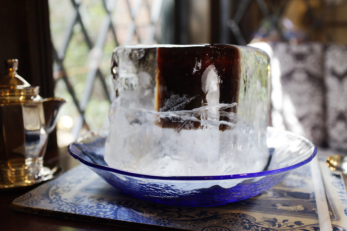 氷の器のアイスコーヒー にしむら珈琲 北野坂店限定メニュー