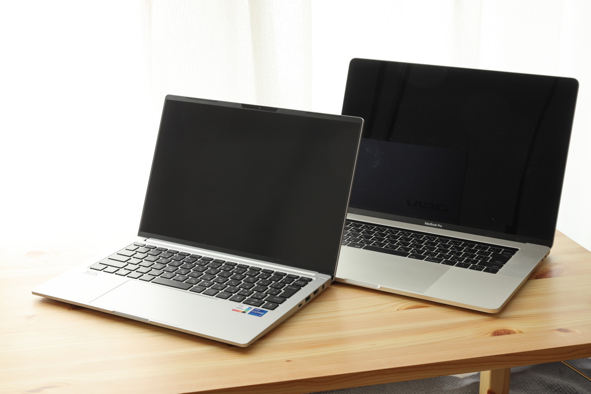 マウスコンピューター DAIV 4P　と　MacBookPro比較