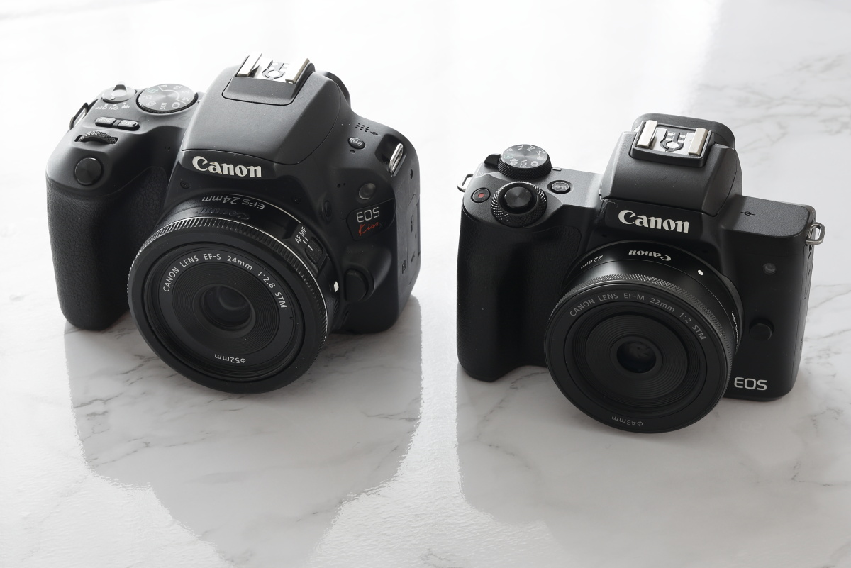 キヤノンの人気のパンケーキレンズふたつ EF-S24mm F2.8 STMとEF-M22mm F2 STM 一眼レフカメラ用とミラーレス一眼カメラ用