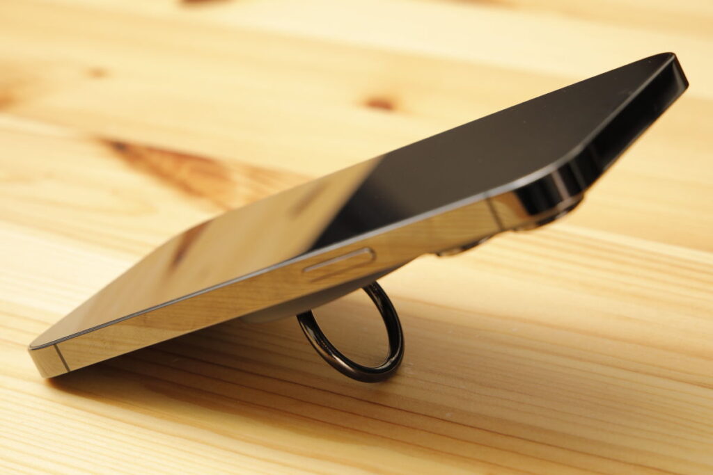 縦向きのスタンド　Anker 610 Magnetic Phone Grip　スマホリング　iPhone 13 Pro