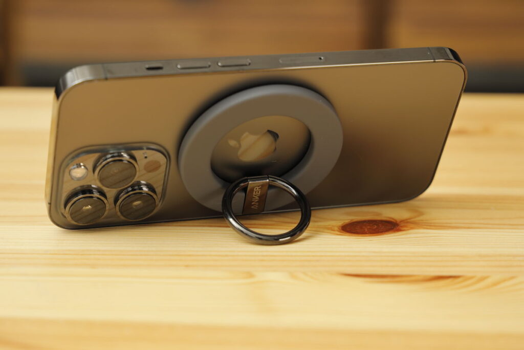 横向きのスタンド　Anker 610 Magnetic Phone Grip　スマホリング　iPhone 13 Pro