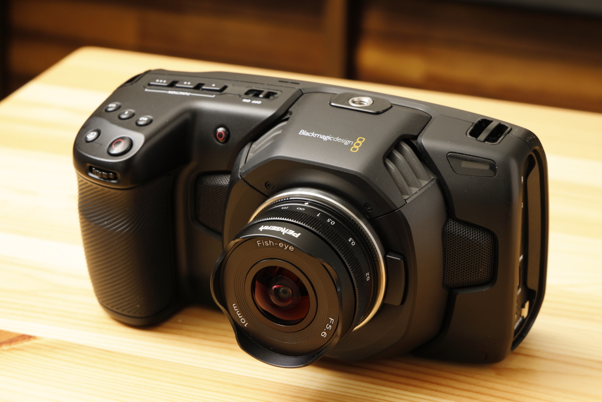 Pergear 10mm F5.6 と Blackmagic Pocket Cinema Camera 4K BMPCC4K マイクロフォーサーズ用魚眼レンズ