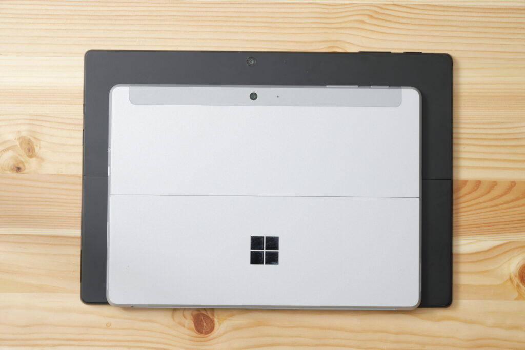 Surface Go3とSurface Pro 7のサイズ比較