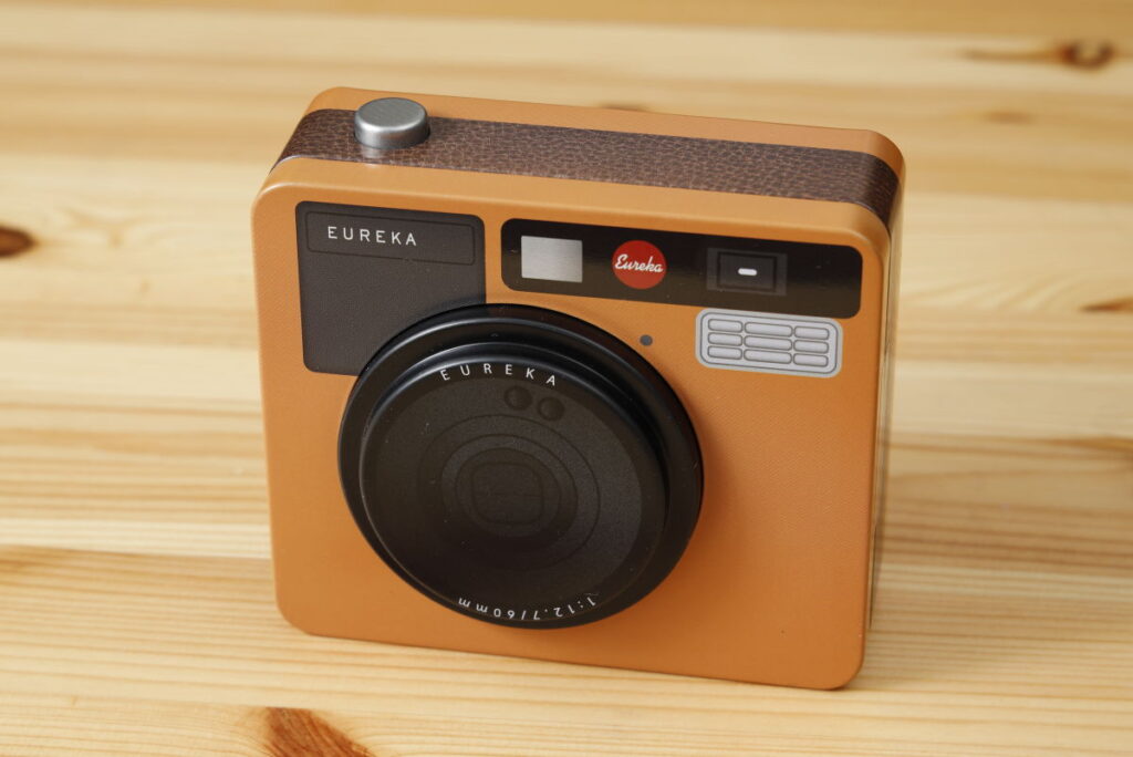 エウレカのカメラ缶チョコレート　インスタントカメラ