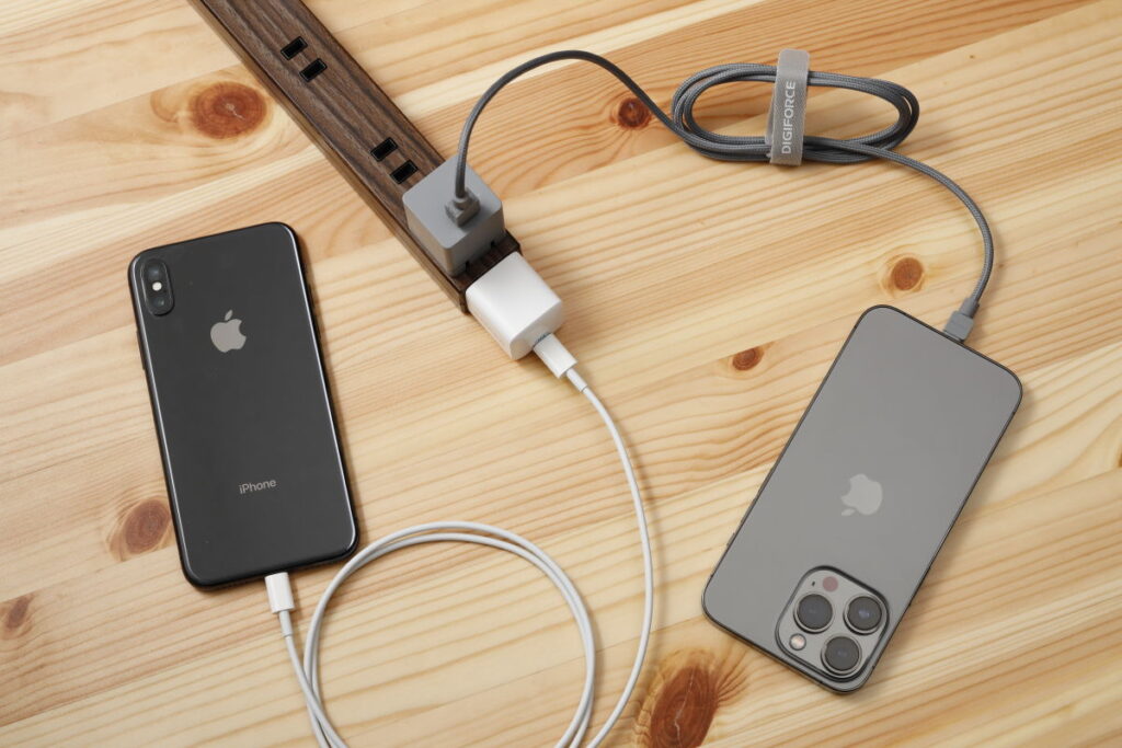 iPhoneの高速充電におすすめのUSB-C充電器2選！デザインと使い勝手でお気に入り