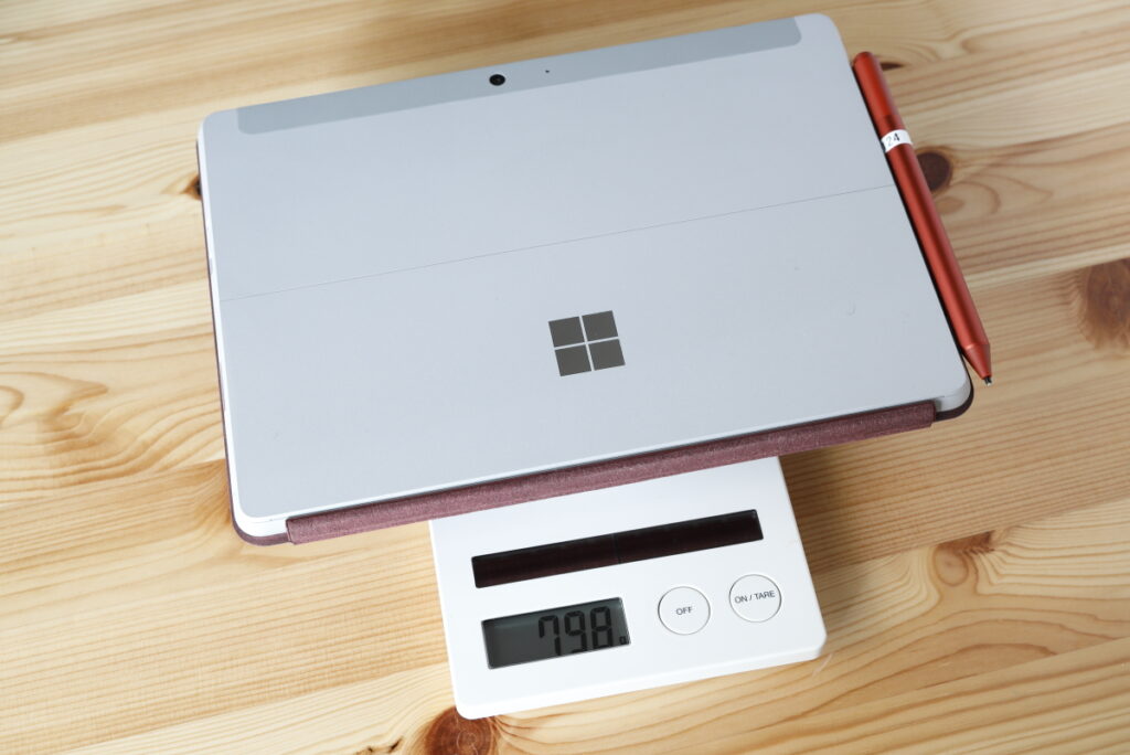 マイクロソフト Surface Go 3 とタイプカバーとペンを合わせた質量