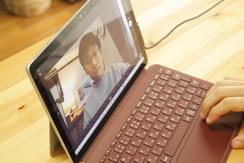 Surface Go 3 のウェブカメラ