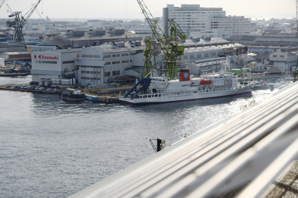 14階バルコニーから見える神戸の港の景色