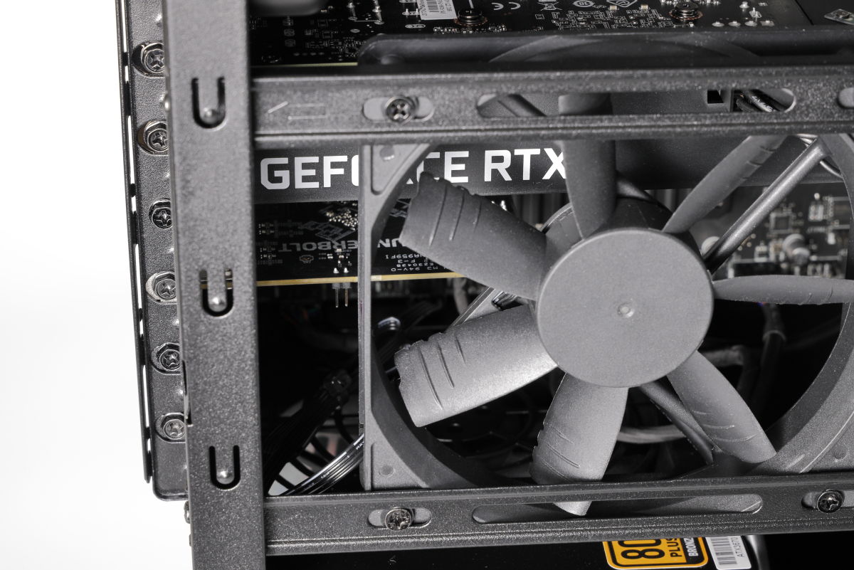DAIV Z7 は グラフィックスに NVIDIA GeForce RTX 3060 を搭載