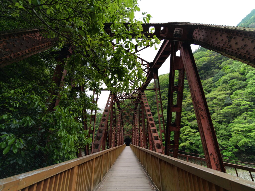 赤い橋　第2武庫川橋梁　記念写真スポット　旧福知山線廃線ハイキング