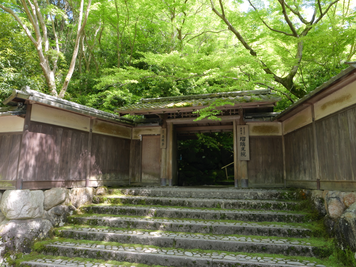 京都の瑠璃光院　外観　入口