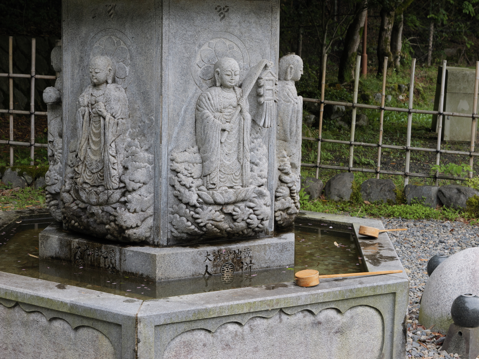 六面体地蔵　化野（あだしの）念仏寺　京都　嵐山