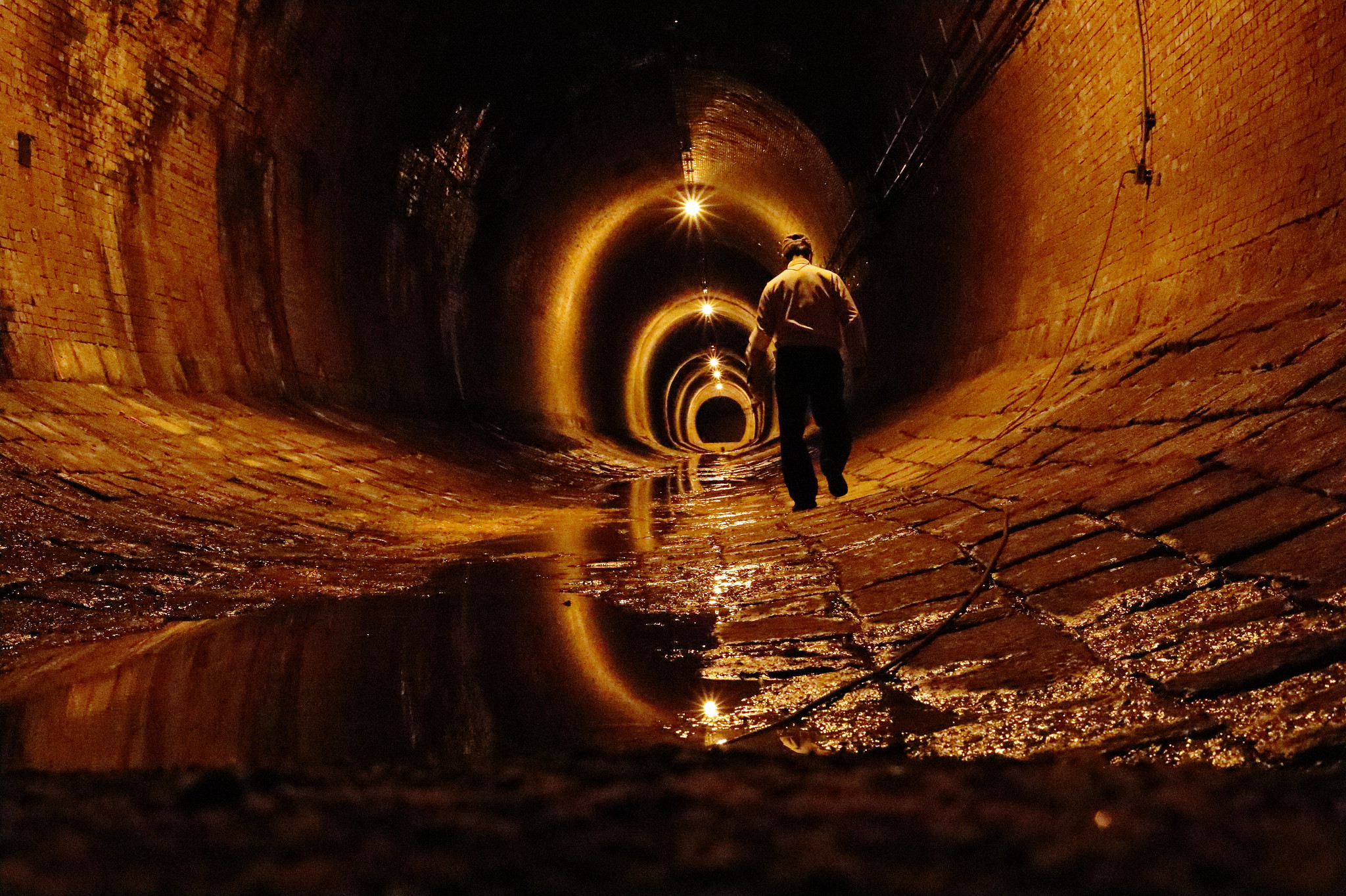 トンネル　湊川隧道　作例写真 EF-M32mm F1.4 STM キヤノン 単焦点レンズ