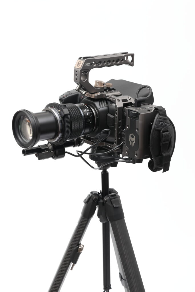 カメラと三脚　RF24-105mm F4 L IS USM 参考写真