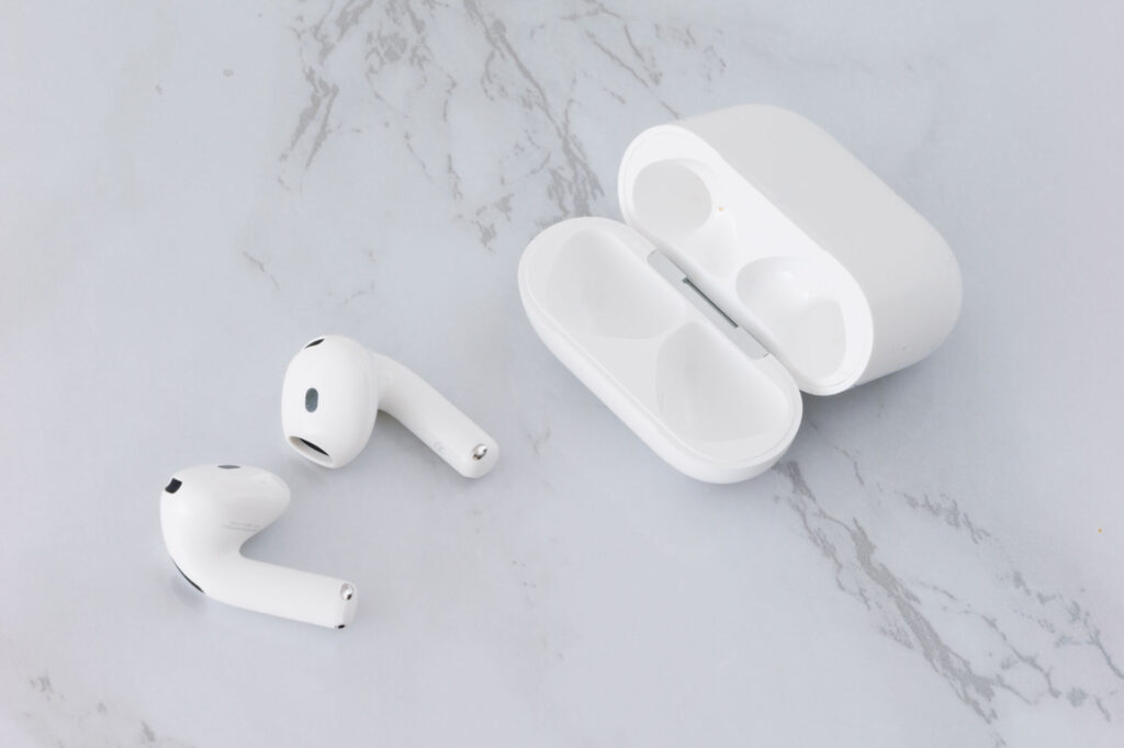 Apple AirPods 4 アクティブノイズキャンセリング搭載モデル