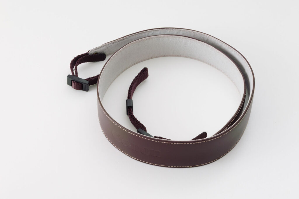 キヤノンのレザーストラップ