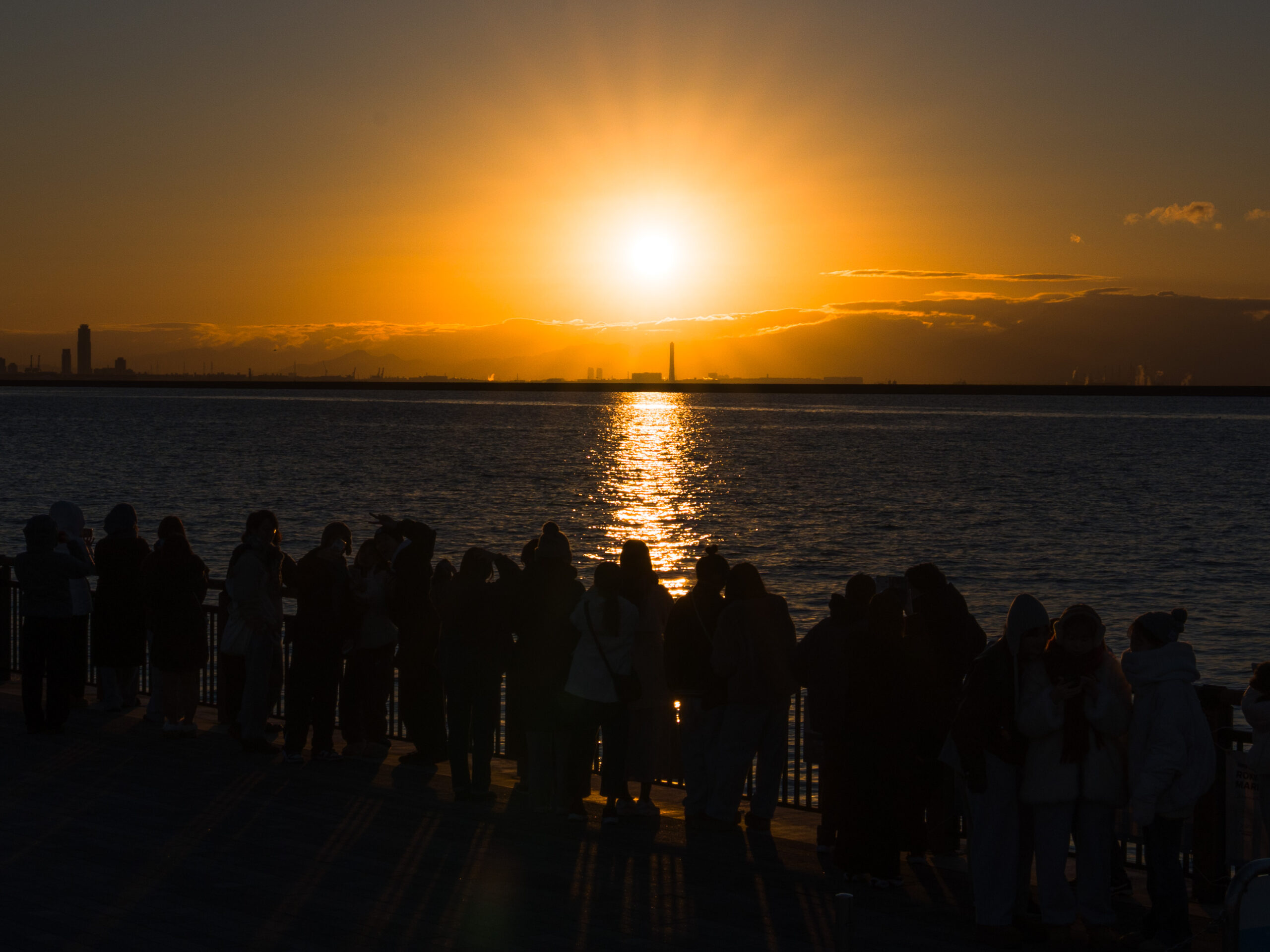 マリンパーク　六甲アイランド 元旦 初日の出