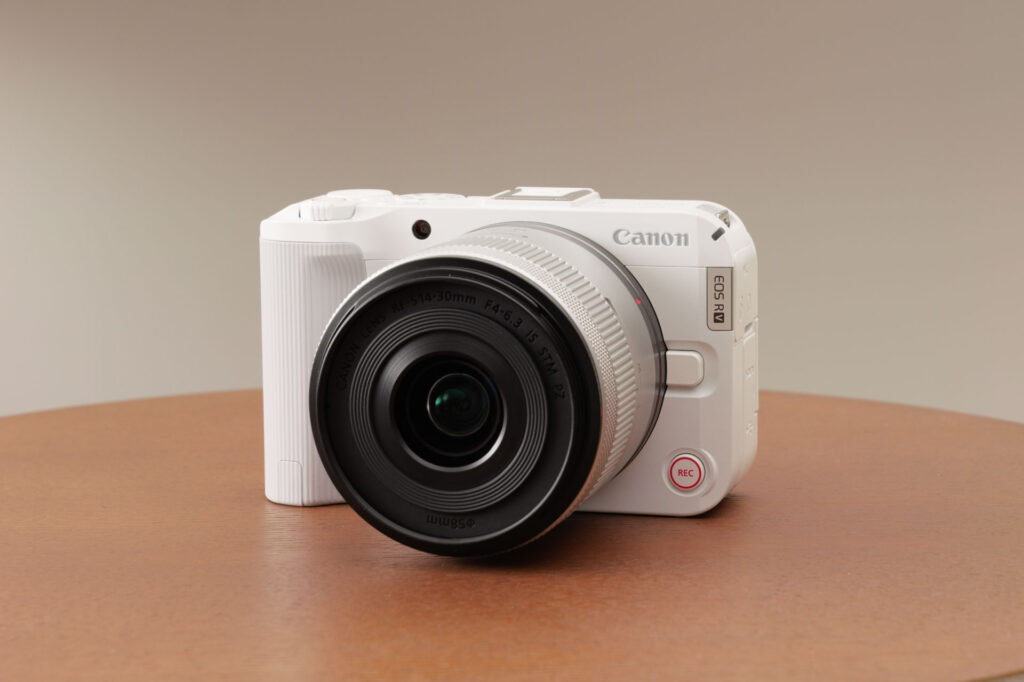 EOS R50 V　ホワイト