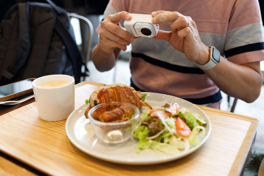 Insta360 GO Ultraを手持ちで撮影
