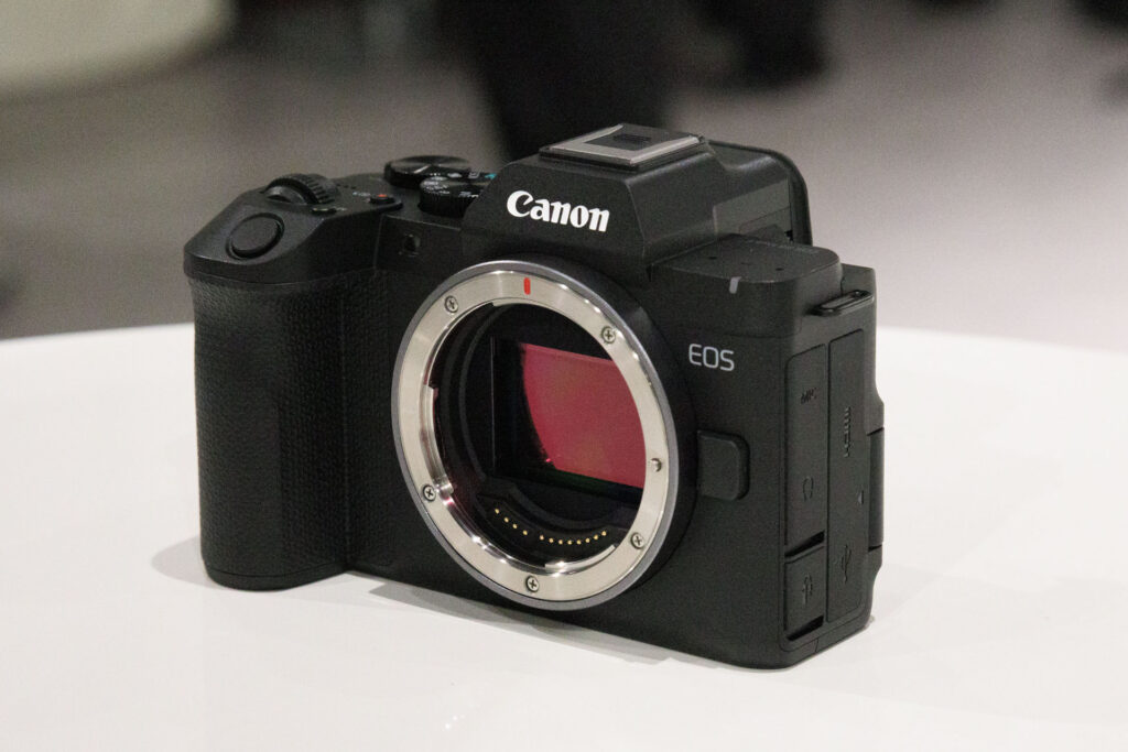 EOS R8 Mark IIの外観