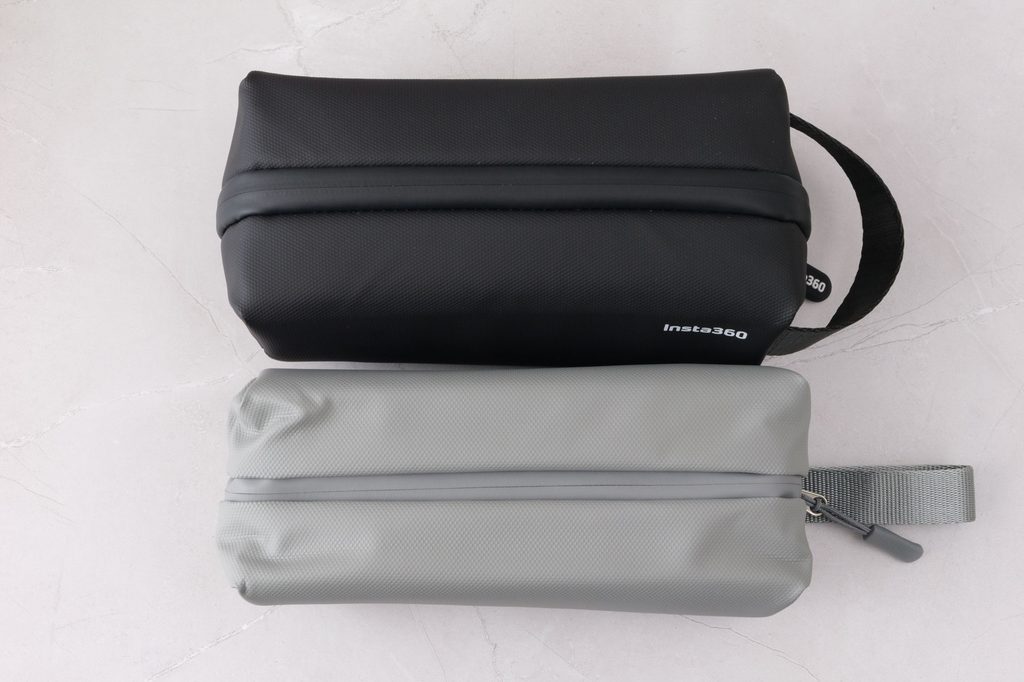 Luna Ultra 用の収納バッグと Luna Pro に付属する収納バッグの大きさ比較