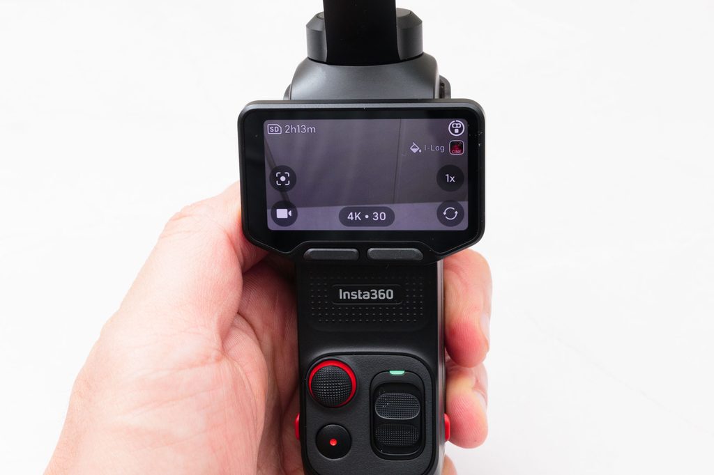 Insta360 Luna Ultraの撮影画面。残り時間、解像度とフレームレート、ズーム倍率が表示されている