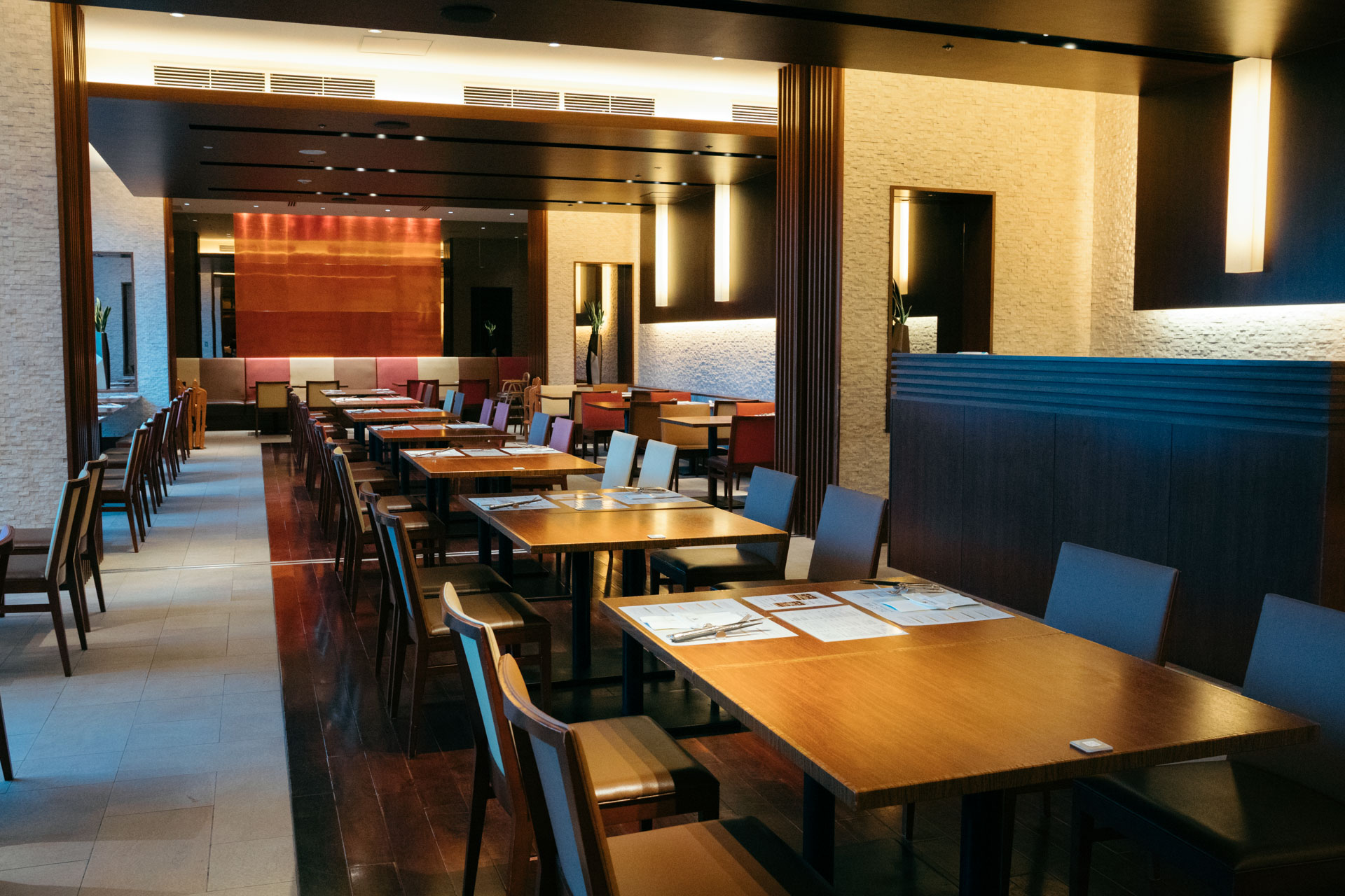 ファンダイニング コッコラーレの店内