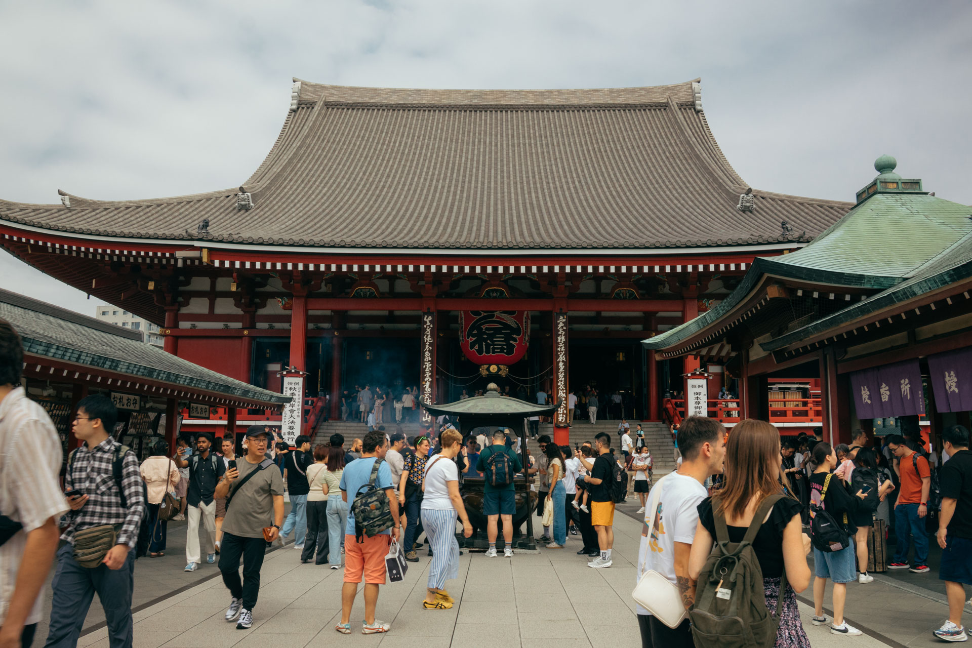 浅草寺の本堂